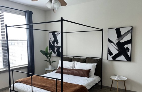Dallas Design District Apartamento | Boho Lux of Design District w/ Pool View