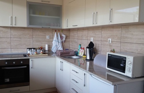 Vrnjacka Banja Apartamento | Boho - apartamento nuevo con impresionantes vistas cerca de todo