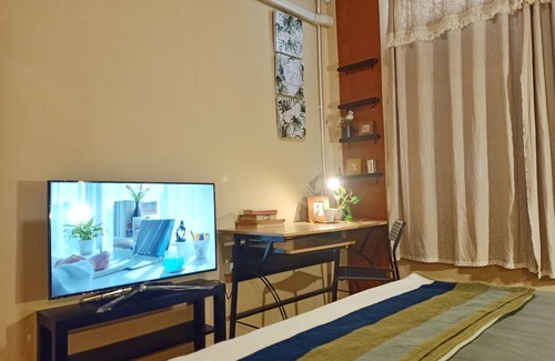 Sathorn Cama Y Desayuno | Boho Private Room wtih aircon | heart of city | BTS | stay as a local
