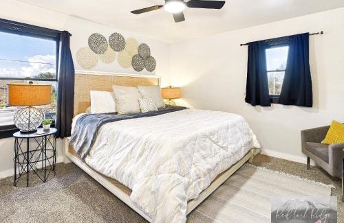 Albany Apartamento | Boho Revival Modern Glam with AC in Downtown Albany