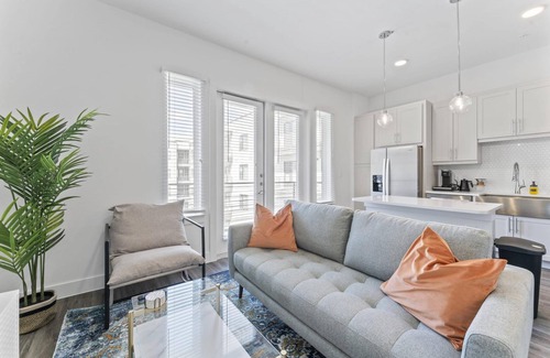 Highland Apartamento | Boho Soco 1BR Queen Suite w Gympickleballlaundry