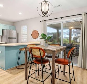 Charleston Casa | Boho SoCo- 8 mins to Credit One 20 mins to DTWN
