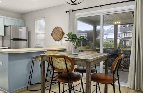 Charleston Casa | Boho SoCo- 8 mins to Credit One, 20 mins to DTWN