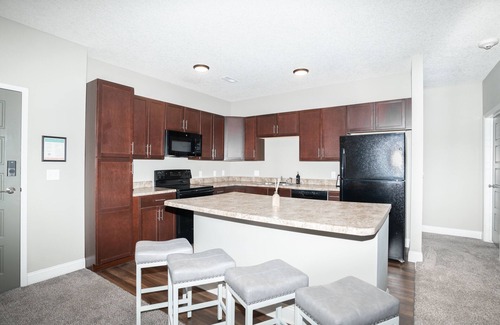 West Des Moines Apartamento | Boho, spacious, luxury retreat close to Jordan Creek Town Center