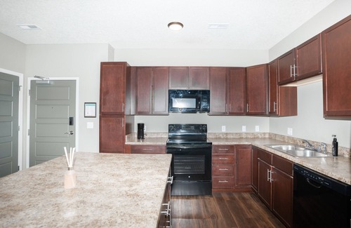 West Des Moines Apartamento | Boho, spacious, luxury retreat close to Jordan Creek Town Center