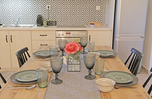 Aigio Apartamento | Boho Studio with terrace and pool close to the beach
