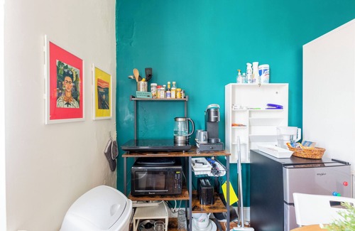 Queens Apartamento | BOHO Suite large room with kitchenette-25 min to time square