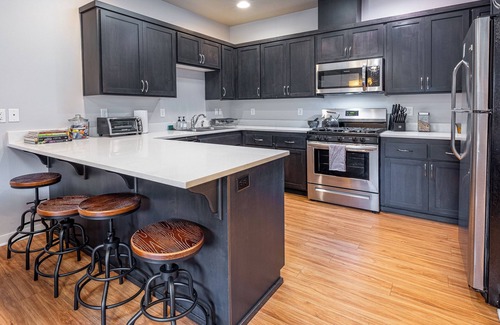 Corvallis Casa | Boho Vibes- family townhouse w/ gourmet kitchen