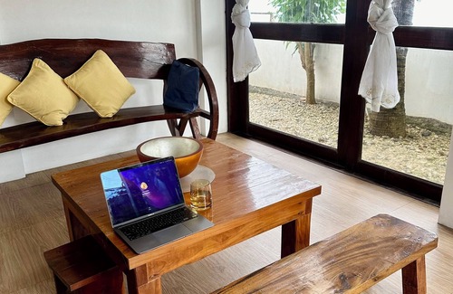Clarin Casa | Bohol Beach House Costa Cantagay 4 bdrms for 10-12 pax (beachfront)