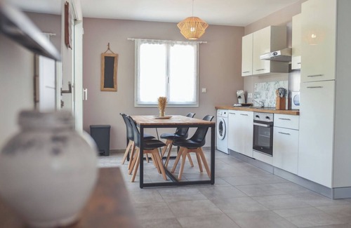 Orgnac-l'Aven Casa | Bois Flotté gîte with all comforts, private heated pool, bowling green, parking.