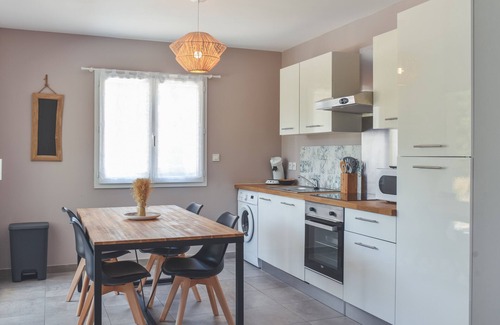 Orgnac-l'Aven Casa | Bois Flotté gîte with all comforts, private heated pool, bowling green, parking.