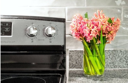 Mile Square Apartamento | BOLD 2BR/2BA In The Block Apartment by CozySuites