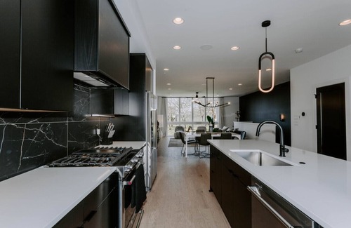 Nashville Apartamento | Bold & Modern | Walk the Line in Music City