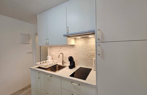 Siska District Apartamento | Bolero B Tour As / Modern and comfortable studio with WiFi and AC in Ljubljana