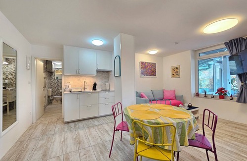 Siska District Apartamento | Bolero B Tour As / Modern and comfortable studio with WiFi and AC in Ljubljana