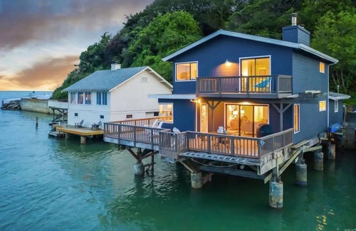 Bolinas Casa | Bolinas Beach Home - Over the water with spectacular views