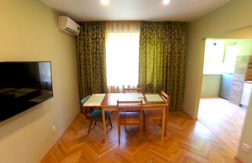 Sochi City Centre Apartamento | Большая комфортная квартира у моря на Театральной