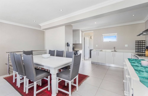 Big Bay Apartamento | Bona View G36 - Tres Habitaciones Piso, Capacidad 6