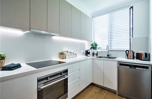 North Bondi Apartamento | Bondi Beach Apt Swimming Pool, Parking and Air Con