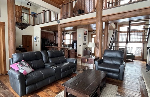 Scandia Casa | Bone Lake Escape - Hot Tub Oasis