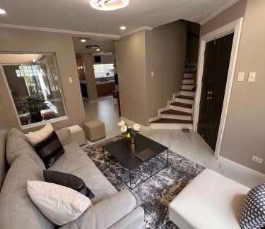 Buck Estate Casa | Bonel Townhouse Tagaytay
