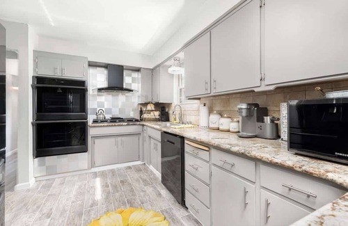 Porterville Casa | Bonita Blue - Spa & Zen Pond