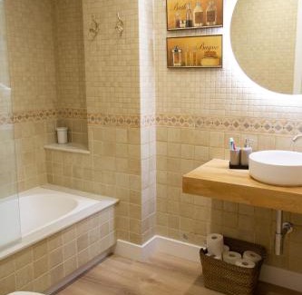 El Ensanche Zona Nuova Apartamento | Bonito y luminoso apartamento en Rosalía de Castro