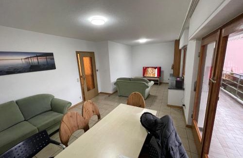 Limperich Apartamento | Bonn-Beuel zentrale Ferienwohnung mit Parkplätzen