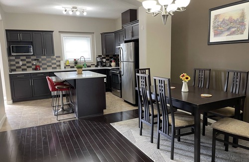 Edmonton Casa | Bonnie Doon Mill Creek, approximately 10 minutes to downtown and U of A