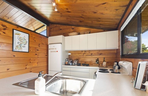 Turangi Casa | BONNIE DOONE - T?RANGI HOLIDAY HOME, pet friendly in Turangi