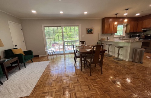 Jacksonville Casa | Bonnie On Clyde, Whole house in beautiful neighborhood with private garden patio
