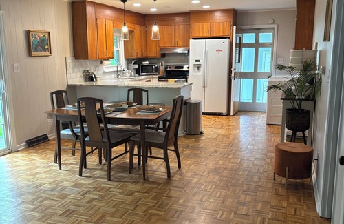Jacksonville Casa | Bonnie On Clyde, Whole house in beautiful neighborhood with private garden patio