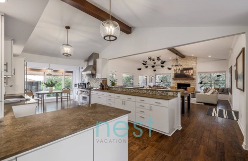 Westview On Lake Austin Casa | *Book 4, Get 3 Free – Stay 7 Nights, Pay for 4!*