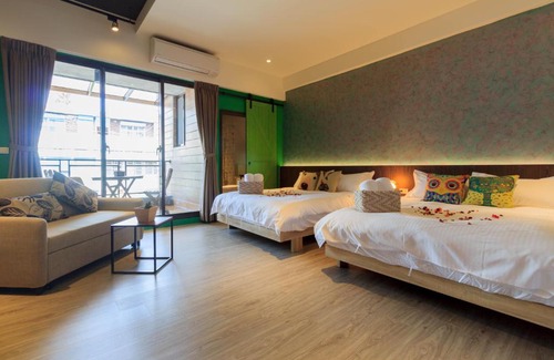 Dongshan Cama Y Desayuno | Book 5