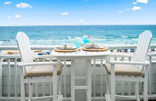 Gulf District Condominio | Book a Summer Getaway! Beachside #22 - Gulf Front in Watercolor! 2 Large Gulf-front Balconies!