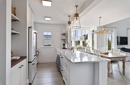 Watercolor Condominio | Book a Summer Getaway Now! 30A Beaches! Club Amenities! 2 Adult Bikes!