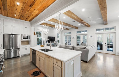 Forest District Casa | Low-Speed Vehicle! Private Pool! 5 Adult Bikes! Firepit!