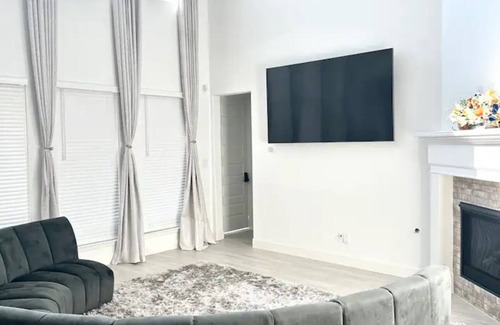 Cypress Casa | Book Now for a spacious, luxurious, quiet, and serene space