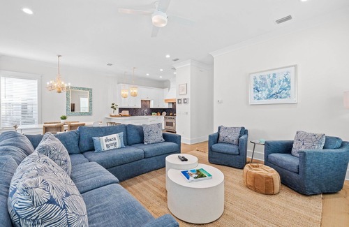Lakeside at Blue Mountain Beach Casa | Book Now for Fall Getaways! Blue Mountain Seacret - Community Pool! 4 Adult Bikes!