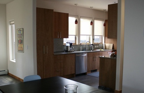 Salida Casa | * ¡RESERVA AHORA para la temporada de esquí!* HERMOSA CASA NUEVA MULTIFAMILIAR. ¡CENTRO DE SALIDA!