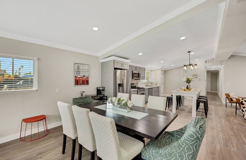 Southwest Anaheim Casa | Escape to magic for an unforgettable vacation. Disneyland and OC destinations.