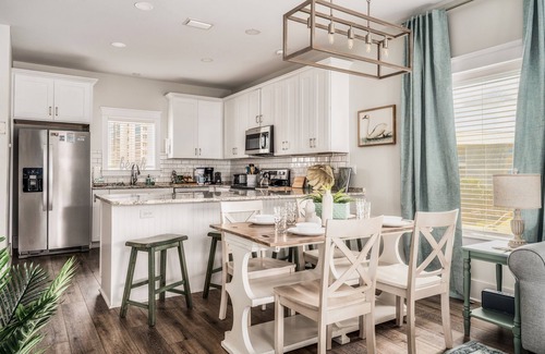 Gulf Shores Casa | Pet-Friendly Family Retreat! Short Walk to Beach!