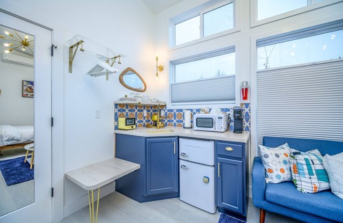 McMinnville Cabaña | Book the Mod Cottage at The Boutique Retreat in historic downtown McMinnville.