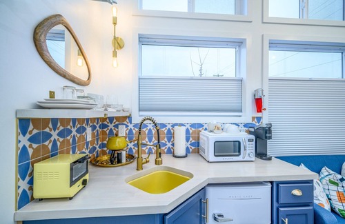 McMinnville Cabaña | Book the Mod Cottage at The Boutique Retreat in historic downtown McMinnville.