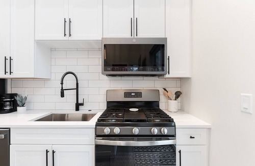 Whitefish Condominio | Book Today for a Summer Getaway! Beautiful Pet Friendly Quarry unit!