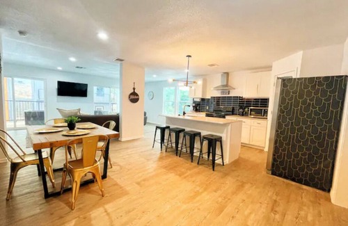Canyon Lake Casa | BOOK YOUR EVENT - 4-house complex in Canyon Lake!