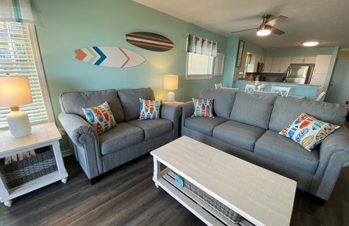 Kill Devil Hills Condominio | Booking 2025! Stay at Lucky Break-on the beach & fully renovated!