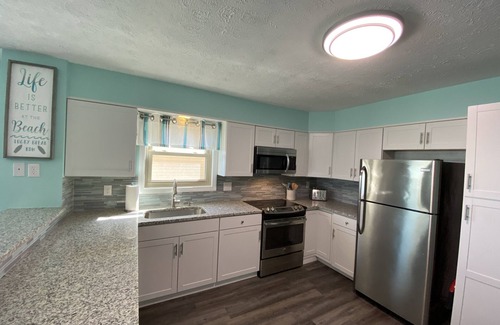 Kill Devil Hills Condominio | Booking 2025! Stay at Lucky Break-on the beach & fully renovated!