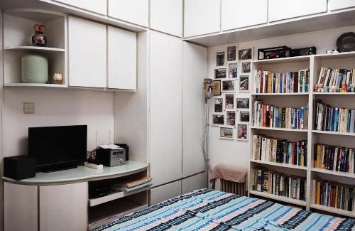 Downtown Hangzhou Casa | Books&Bed Close to the Lake