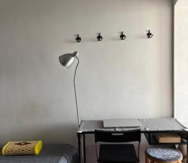 Downtown Hangzhou Casa | Books&Bed Close to the Lake